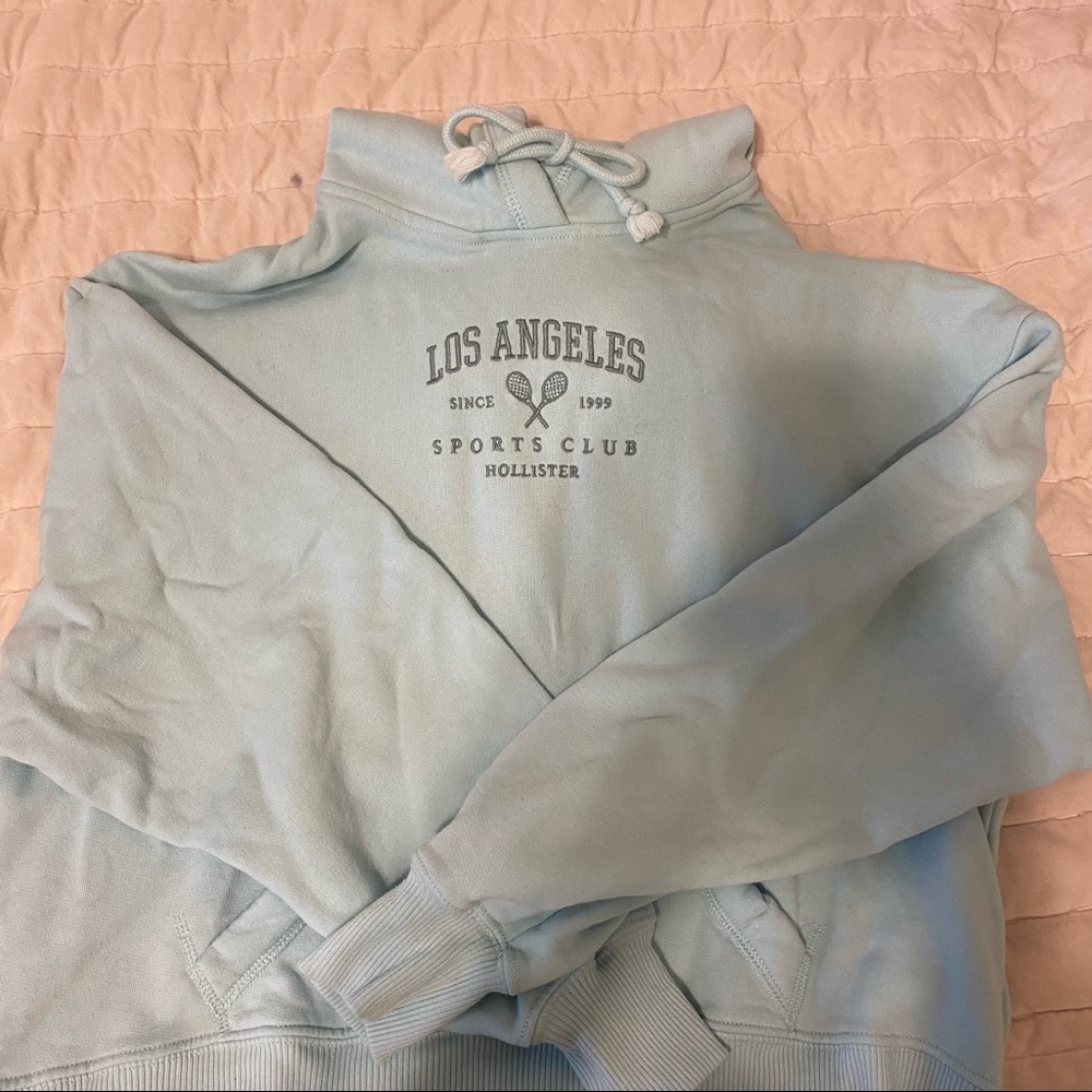 la hollister hoodie